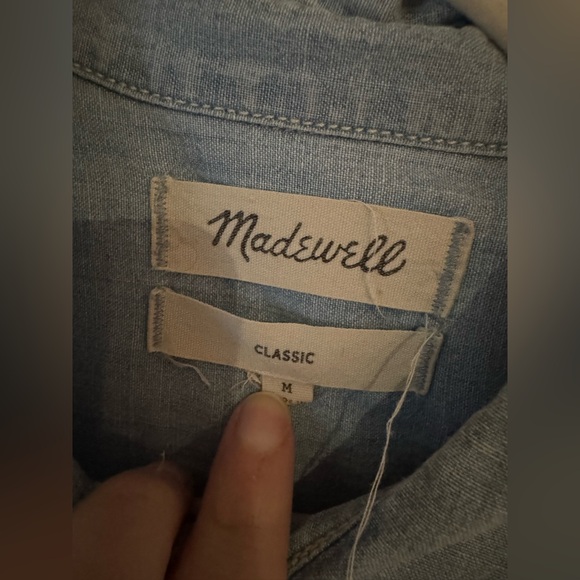 Madewell Chambray Ex-Boyfriend Shirt in Buckley Wash, Medium - Picture 2 of 6